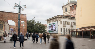 Cartelli e insegne pubblicitarie